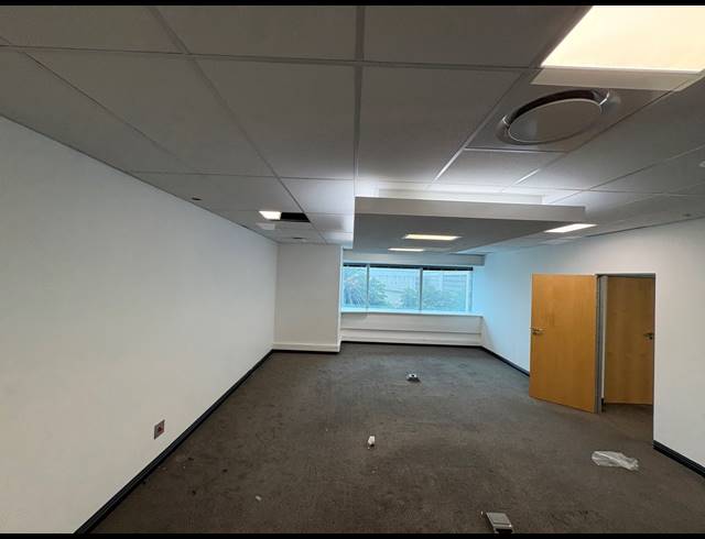 950M² OFFICE TO LET IN FORESHORE